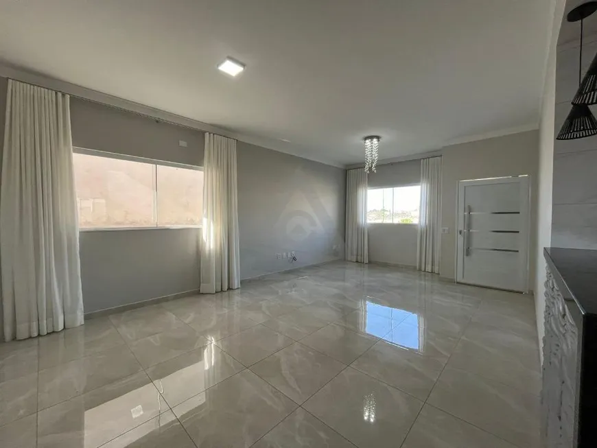 Foto 1 de Casa de Condomínio com 3 Quartos para alugar, 170m² em Roncáglia, Valinhos