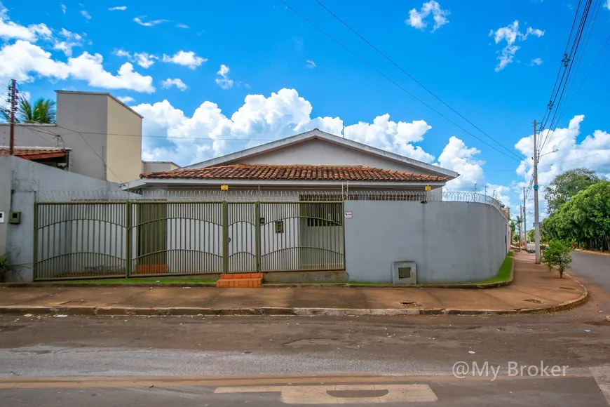 Foto 1 de Casa com 2 Quartos à venda, 327m² em Setor Dona Gercina, Rio Verde