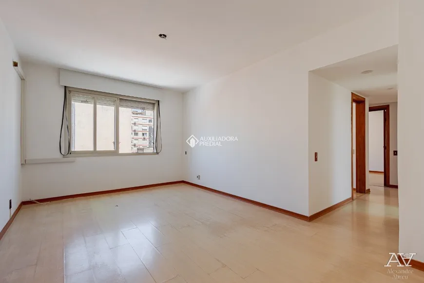 Foto 1 de Apartamento com 4 Quartos à venda, 94m² em Centro Histórico, Porto Alegre