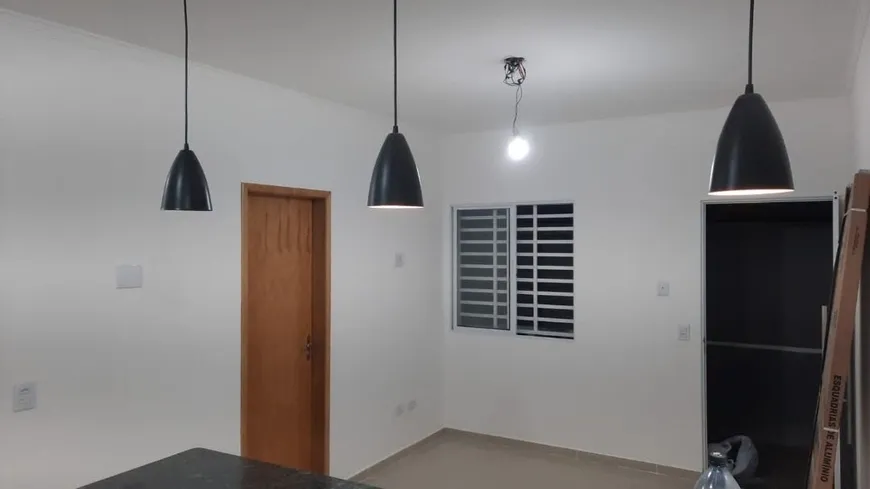 Foto 1 de Sobrado com 2 Quartos para alugar, 53m² em Vila Nivi, São Paulo