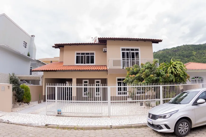 Foto 1 de Casa com 5 Quartos à venda, 360m² em Ganchos Do Meio, Governador Celso Ramos