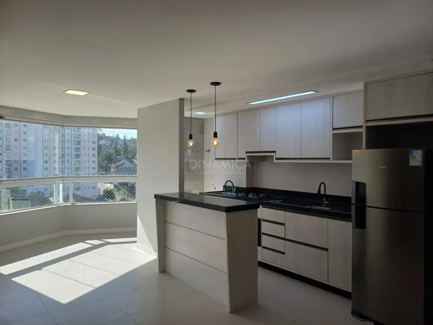 Foto 1 de Apartamento com 3 Quartos para alugar, 84m² em Água Verde, Blumenau