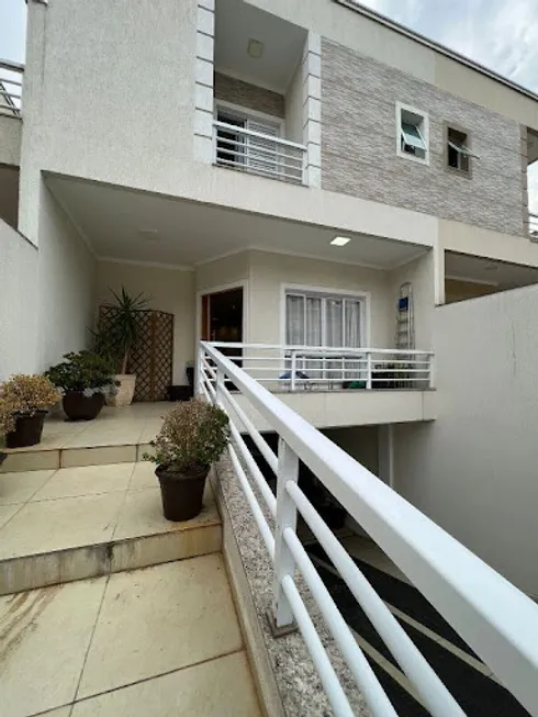 Foto 1 de Casa com 3 Quartos à venda, 179m² em Jardim Vila Galvão, Guarulhos