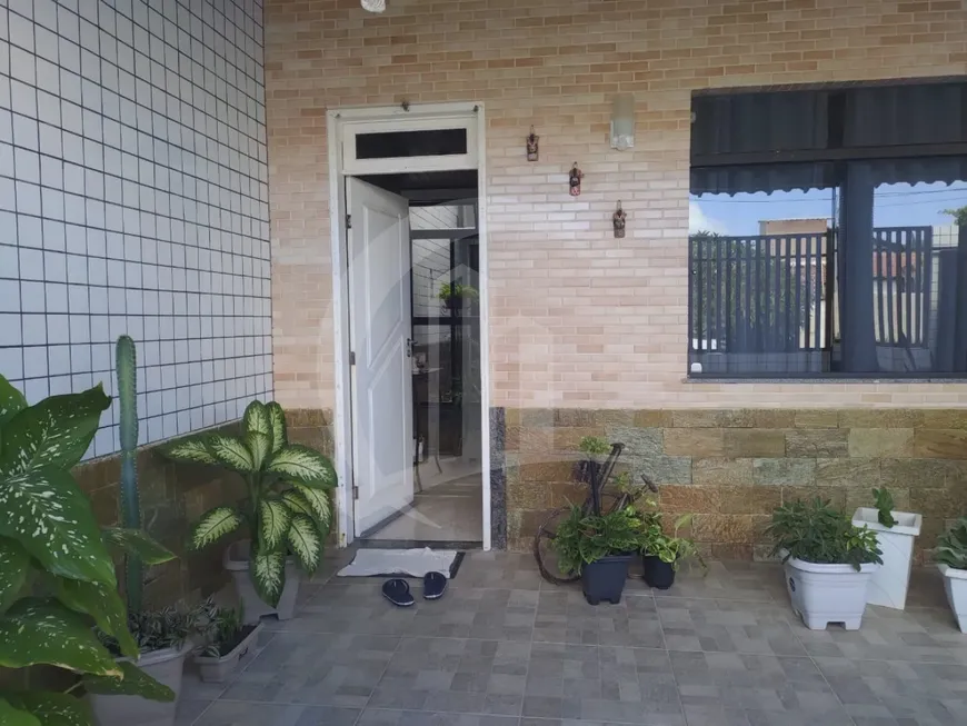 Foto 1 de Casa com 4 Quartos à venda, 305m² em Farolândia, Aracaju