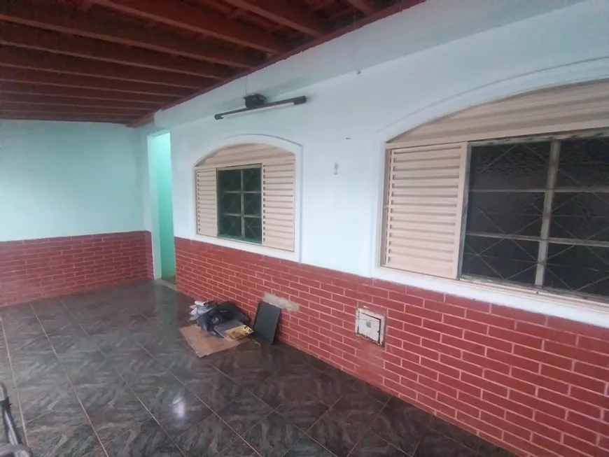 Foto 1 de Casa com 3 Quartos à venda, 380m² em Setor Tradicional, Brasília