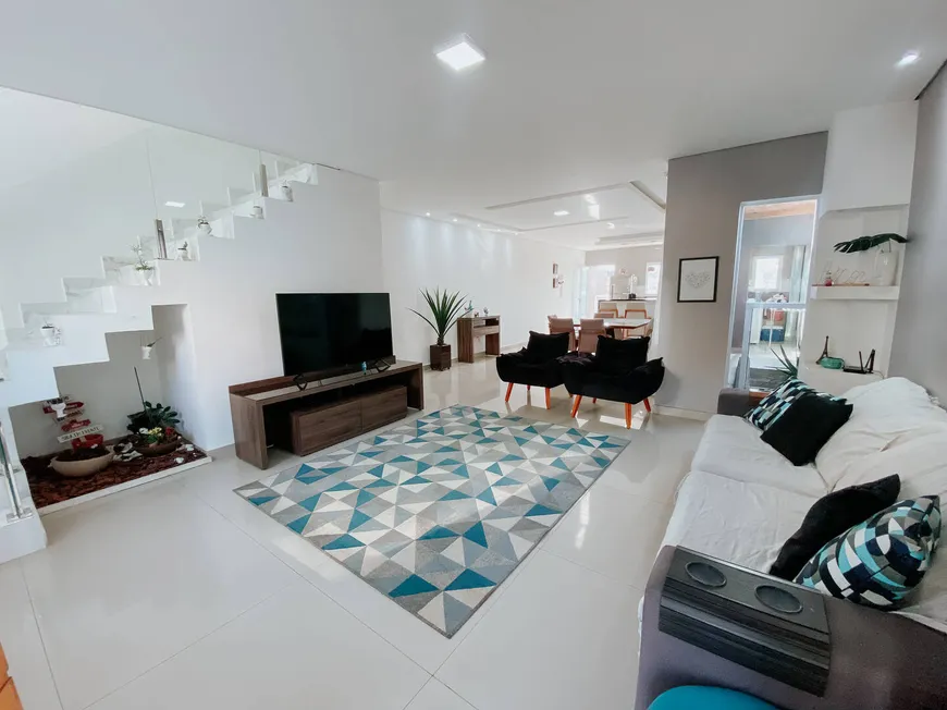 Foto 1 de Casa com 3 Quartos à venda, 150m² em Vila Viana, Barueri