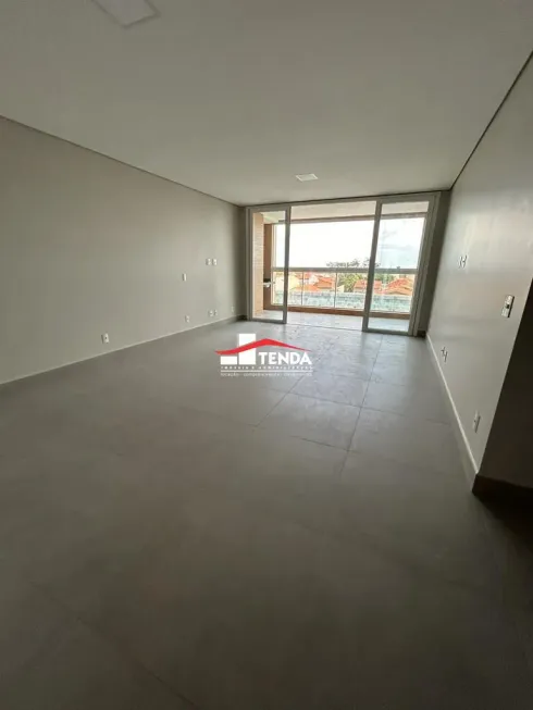 Foto 1 de Apartamento com 3 Quartos para venda ou aluguel, 165m² em Vila Santos Dumont, Franca