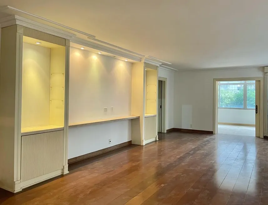 Foto 1 de Apartamento com 3 Quartos à venda, 390m² em Jardins, São Paulo