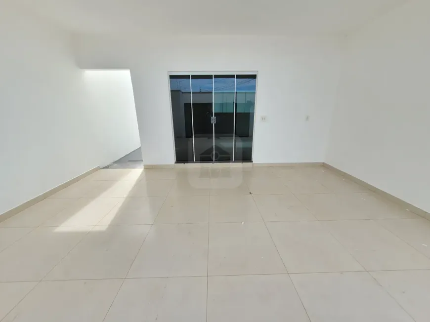 Foto 1 de Casa com 3 Quartos para alugar, 140m² em Osvaldo Rezende, Uberlândia