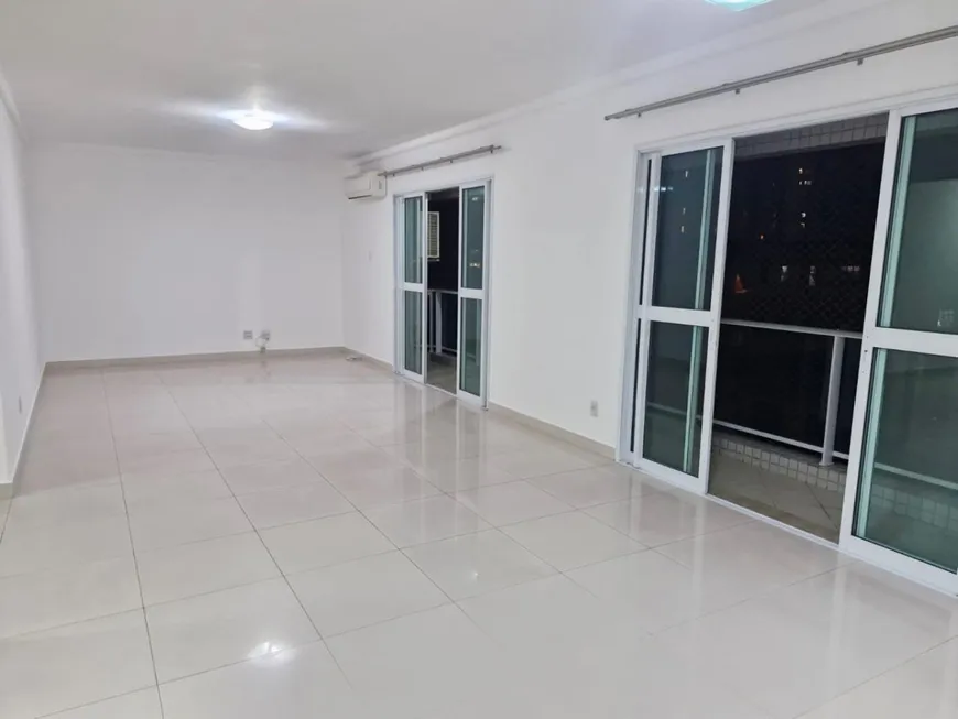 Foto 1 de Apartamento com 3 Quartos para alugar, 160m² em Boqueirão, Santos