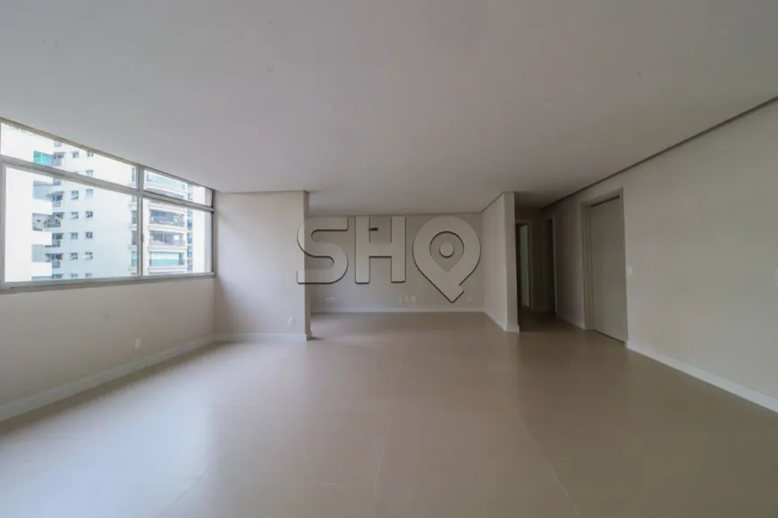 Foto 1 de Apartamento com 3 Quartos à venda, 260m² em Higienópolis, São Paulo