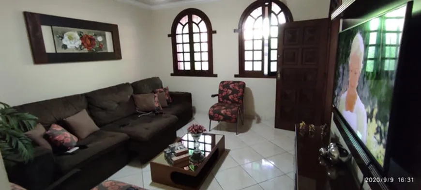Foto 1 de Casa com 5 Quartos à venda, 240m² em Cariru, Ipatinga