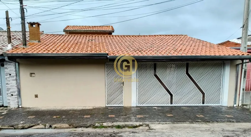 Foto 1 de Sobrado com 4 Quartos para venda ou aluguel, 210m² em Vila Zezé, Jacareí