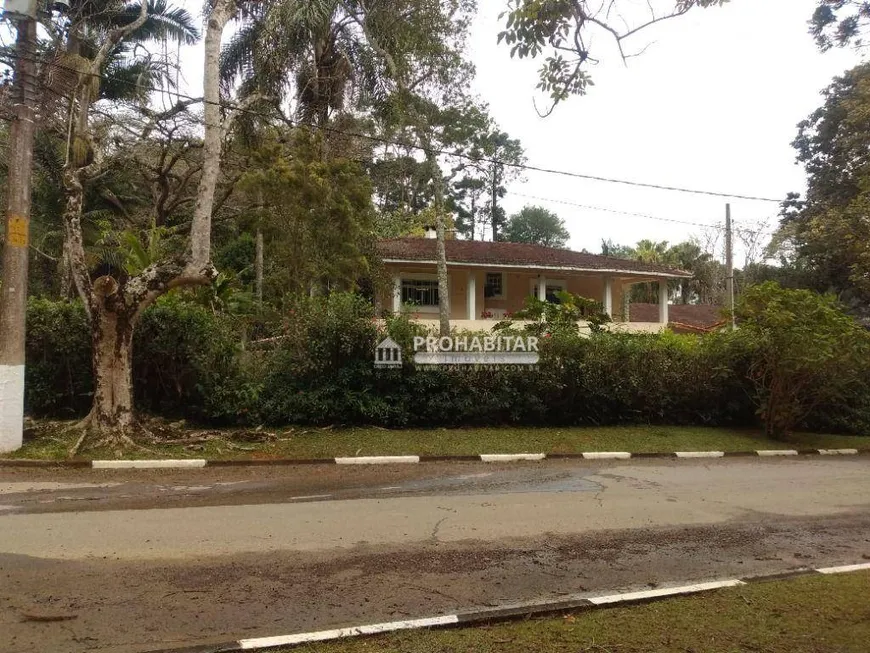 Foto 1 de Casa com 3 Quartos para alugar, 400m² em Jardim das Palmeiras, São Paulo