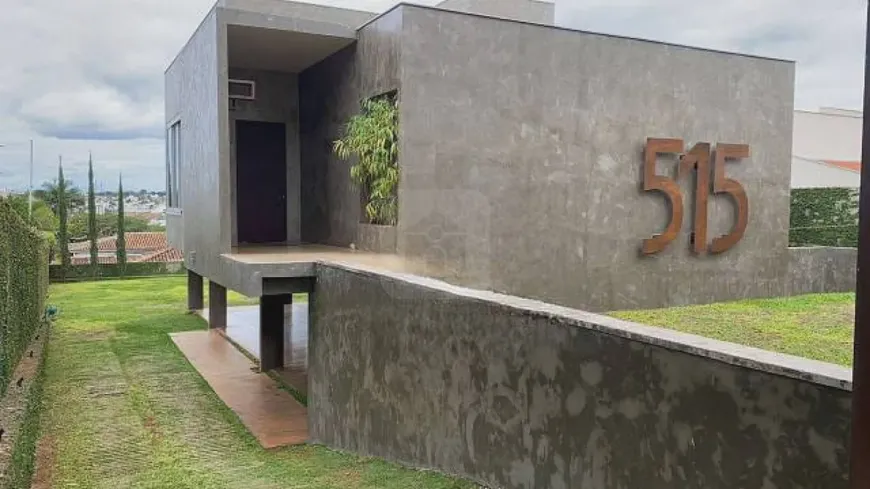 Foto 1 de Casa com 4 Quartos à venda, 440m² em Cidade Jardim, Uberlândia