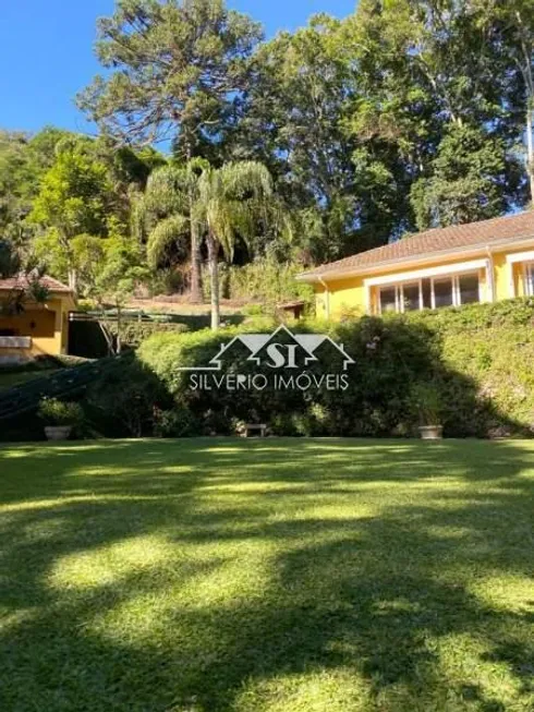 Foto 1 de Casa com 10 Quartos à venda, 2000m² em Carangola, Petrópolis