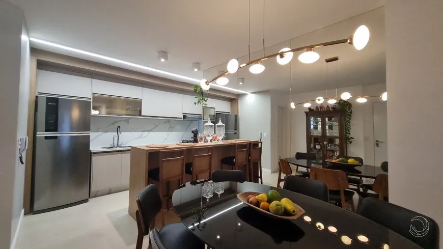 Foto 1 de Apartamento com 3 Quartos à venda, 106m² em Beira Mar, Florianópolis