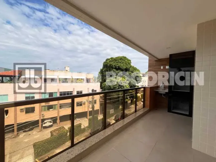 Foto 1 de Apartamento com 3 Quartos à venda, 105m² em Jardim Guanabara, Rio de Janeiro