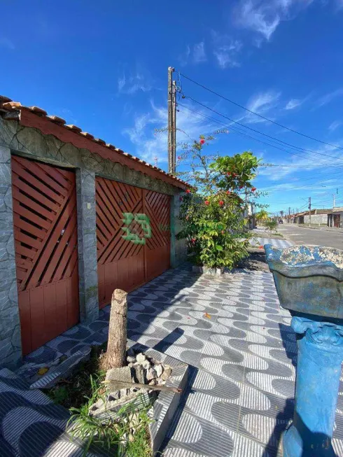 Foto 1 de Casa com 2 Quartos à venda, 70m² em Jardim Marina, Mongaguá