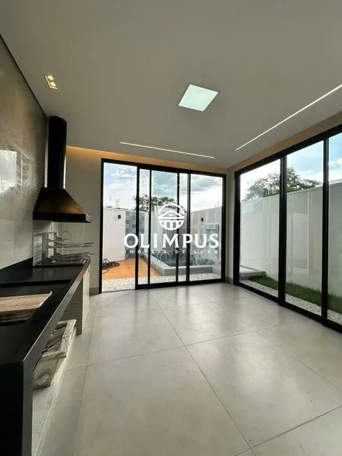 Foto 1 de Casa de Condomínio com 3 Quartos à venda, 190m² em Splendido, Uberlândia