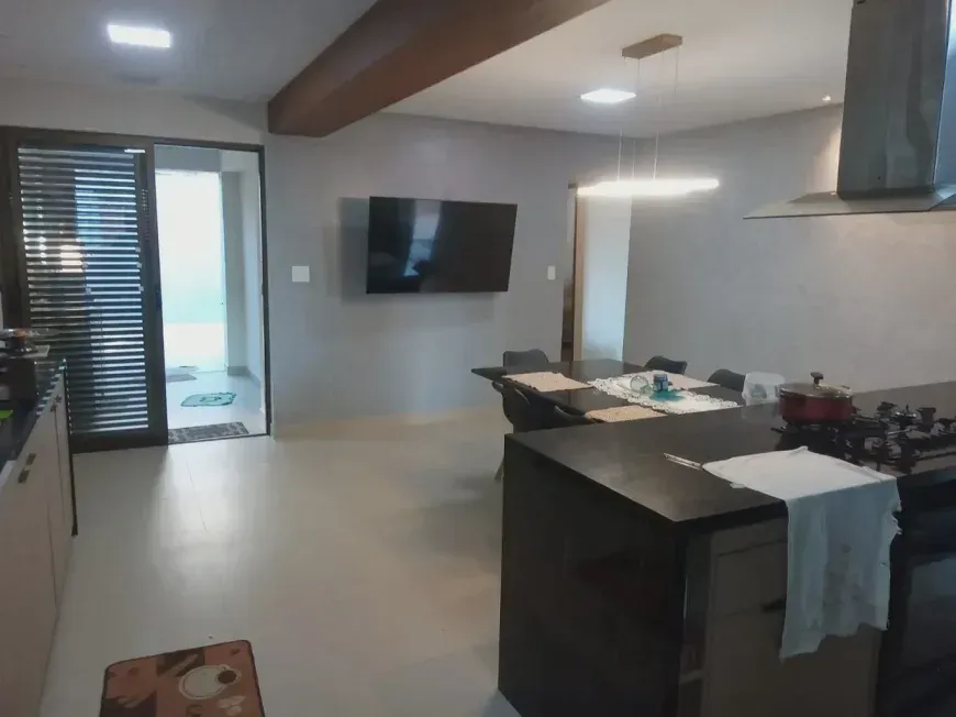 Foto 1 de Casa com 3 Quartos à venda, 270m² em Atiradores, Joinville