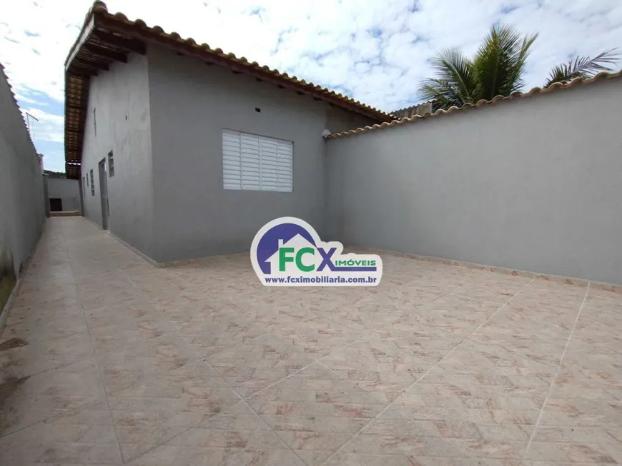 Foto 1 de Casa com 2 Quartos à venda, 58m² em Califórnia, Itanhaém