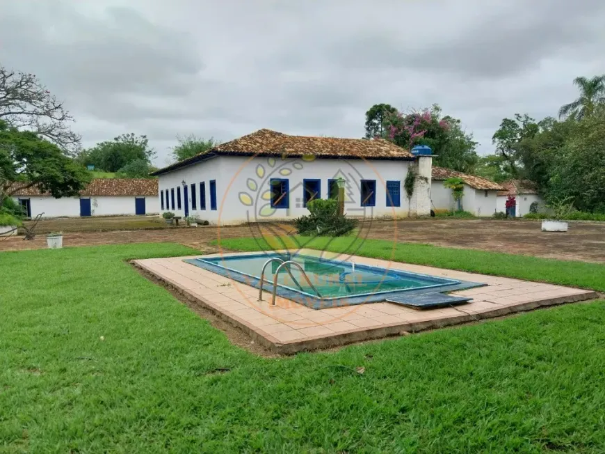 Foto 1 de Fazenda/Sítio com 5 Quartos à venda, 11m² em Centro, Caçapava