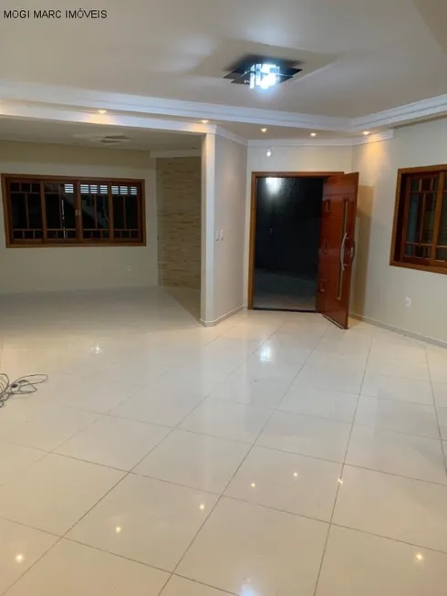 Foto 1 de Sobrado com 3 Quartos à venda, 273m² em Jardim dos Ipês, Suzano