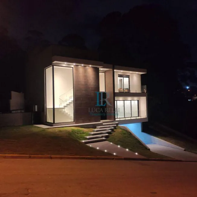 Foto 1 de Casa de Condomínio com 3 Quartos à venda, 320m² em Jardim Sabiá, Cotia