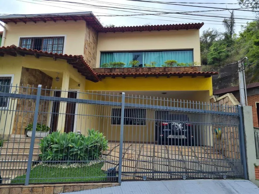 Foto 1 de Casa com 4 Quartos à venda, 400m² em Santa Rosa, Barra Mansa