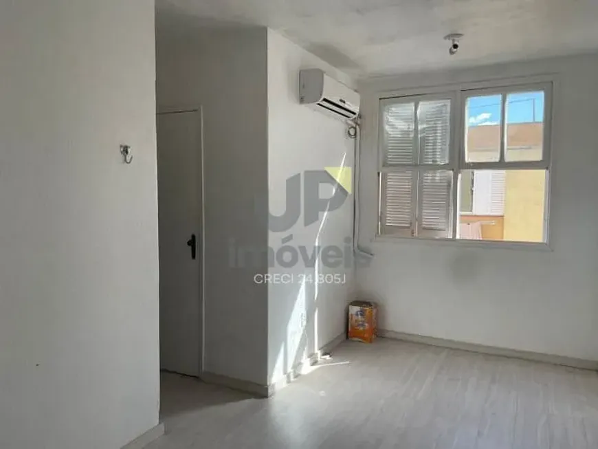 Foto 1 de Apartamento com 2 Quartos à venda, 43m² em Centro, Pelotas