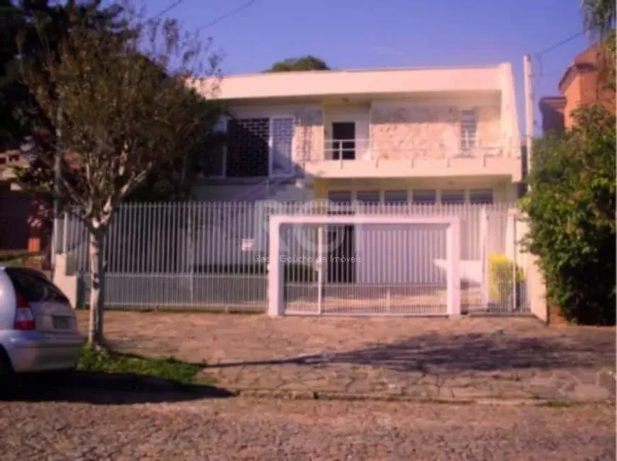 Foto 1 de Casa com 3 Quartos à venda, 216m² em Chácara das Pedras, Porto Alegre