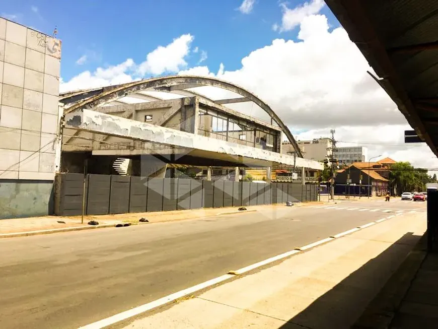 Foto 1 de Sala Comercial para alugar, 1598m² em Navegantes, Porto Alegre