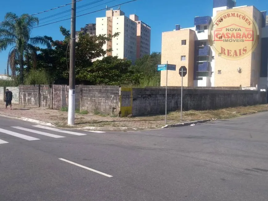 Foto 1 de Lote/Terreno à venda, 702m² em Solemar, Praia Grande