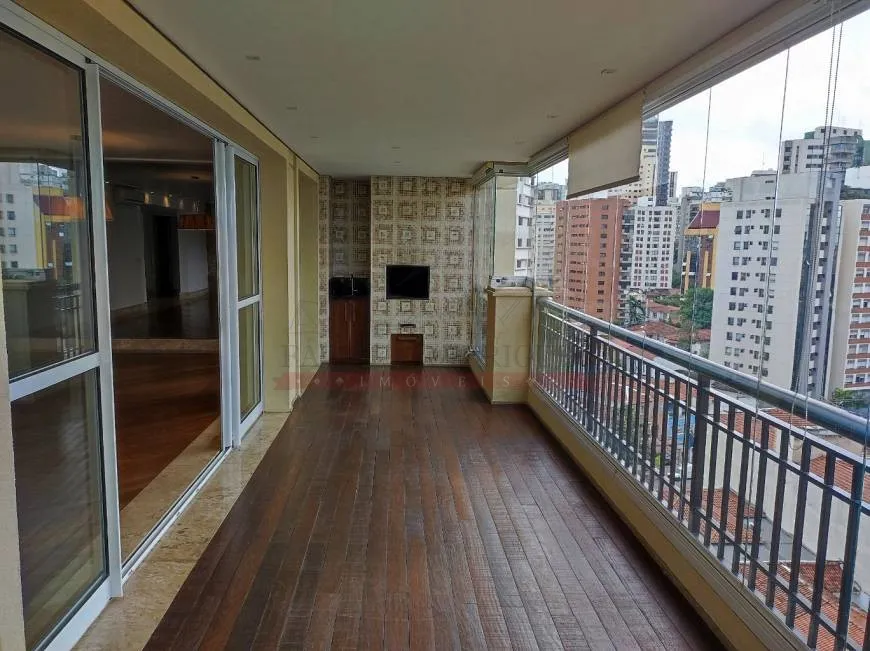 Foto 1 de Apartamento com 3 Quartos para alugar, 207m² em Perdizes, São Paulo