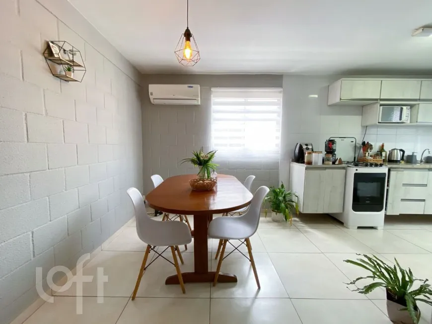 Foto 1 de Apartamento com 2 Quartos à venda, 39m² em Estância Velha, Canoas