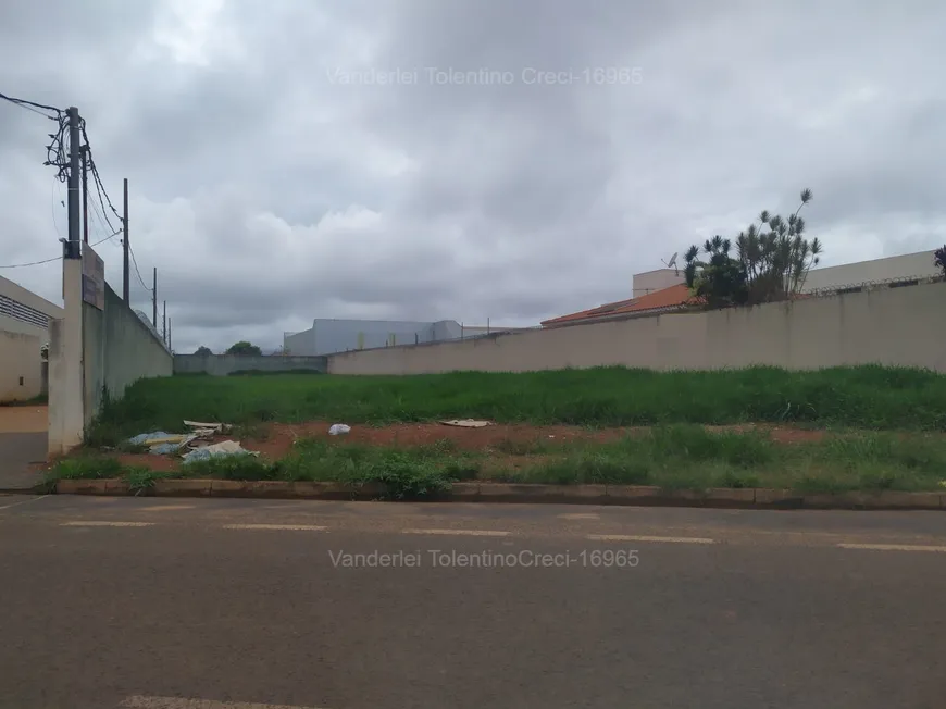 Foto 1 de Lote/Terreno à venda, 1900m² em Segismundo Pereira, Uberlândia