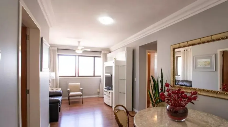 Foto 1 de Apartamento com 3 Quartos à venda, 80m² em Santana, Porto Alegre