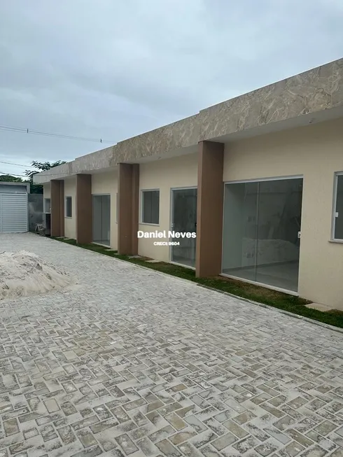 Foto 1 de Casa de Condomínio com 2 Quartos à venda, 45m² em Vilas do Atlantico, Lauro de Freitas