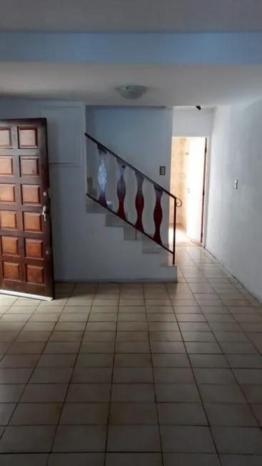 Foto 1 de Sobrado com 2 Quartos à venda, 106m² em Santa Maria, Santo André