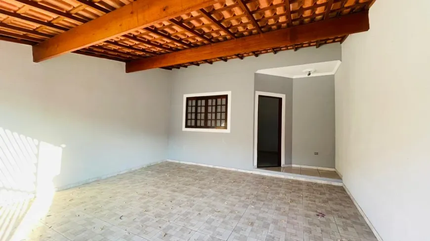 Foto 1 de Casa com 3 Quartos para venda ou aluguel, 127m² em Jardim Del Rey, São José dos Campos
