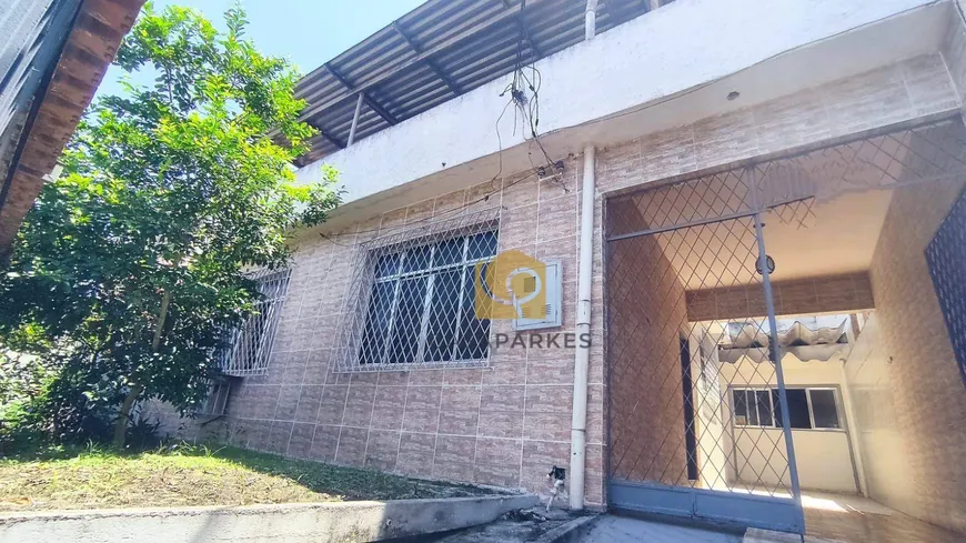 Foto 1 de Casa com 3 Quartos à venda, 160m² em Ramos, Rio de Janeiro