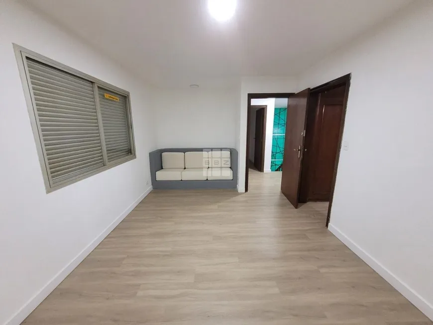 Foto 1 de Casa com 4 Quartos para alugar, 330m² em Moema, São Paulo