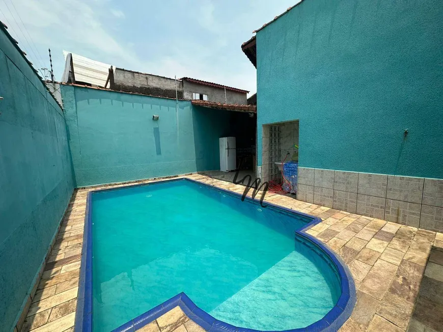 Foto 1 de Casa com 4 Quartos à venda, 130m² em Maracanã, Praia Grande
