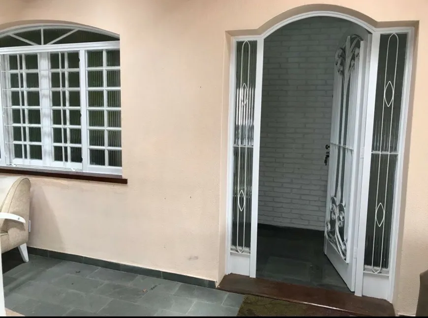 Foto 1 de Casa com 4 Quartos à venda, 220m² em Chacara Agrindus, Taboão da Serra