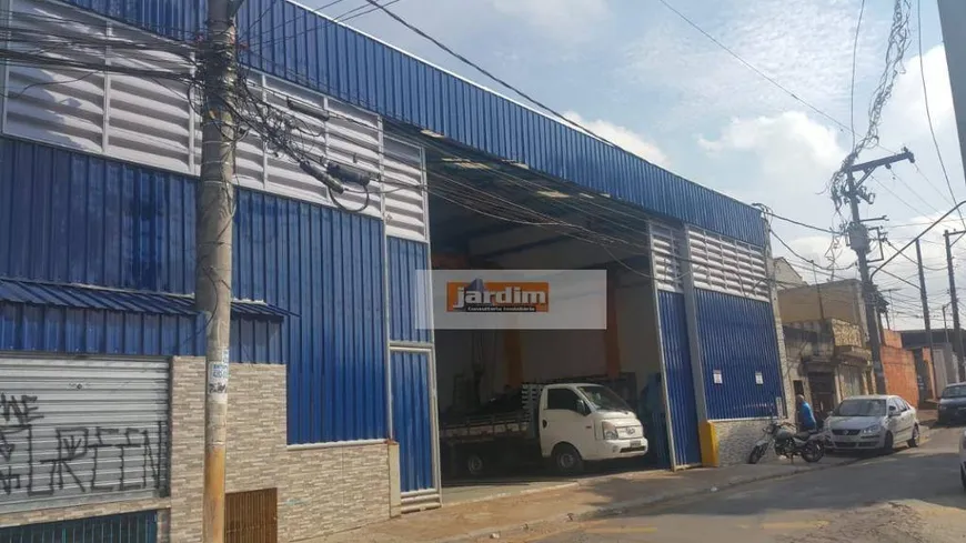 Foto 1 de Galpão/Depósito/Armazém à venda, 800m² em Vila Tibirica, Santo André