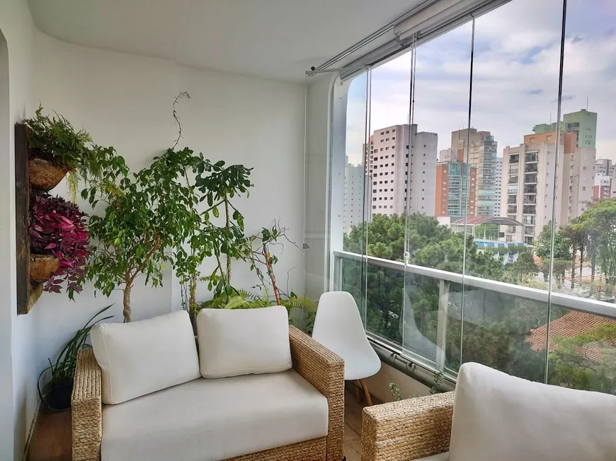 Foto 1 de Apartamento com 4 Quartos à venda, 200m² em Moema, São Paulo