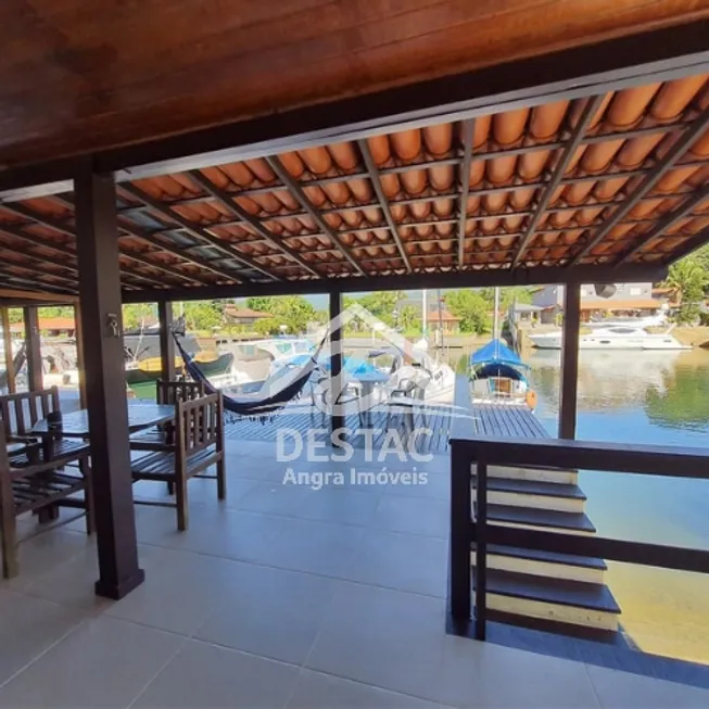 Foto 1 de Casa de Condomínio com 4 Quartos à venda, 250m² em Bracui Cunhambebe, Angra dos Reis