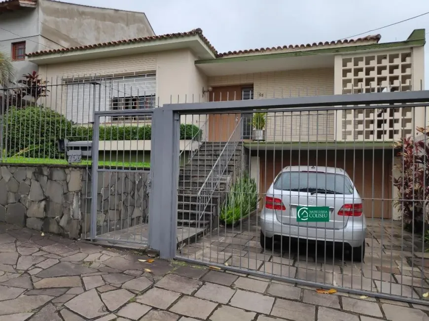 Foto 1 de Casa com 3 Quartos à venda, 459m² em Três Figueiras, Porto Alegre