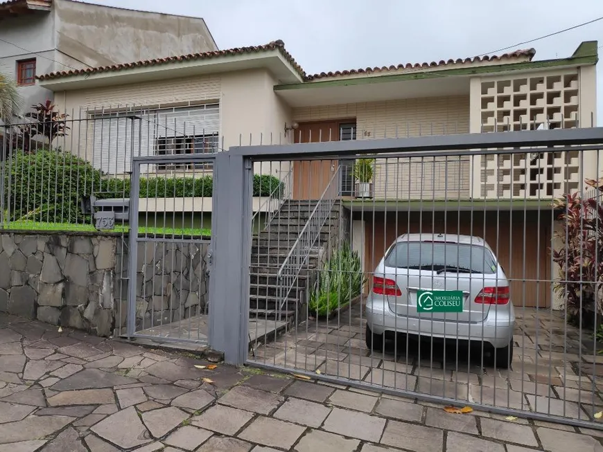 Foto 1 de Casa com 3 Quartos à venda, 461m² em Três Figueiras, Porto Alegre